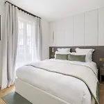 Oniri - Serviced Apartment in Saint Germain des Prés - Rue de Verneuil