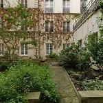 Oniri - Serviced Apartment in Saint Germain des Prés - Rue de Verneuil